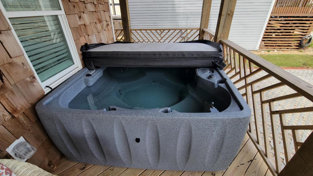 8018 Beach Rd, Semi-Oceanfront, Pool/Hot Tub ナグス・ヘッド エクステリア 写真