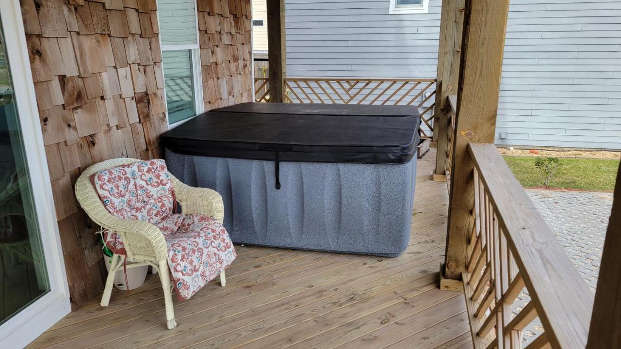8018 Beach Rd, Semi-Oceanfront, Pool/Hot Tub ナグス・ヘッド エクステリア 写真