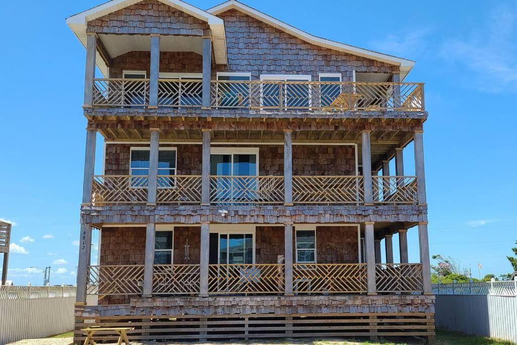 8018 Beach Rd, Semi-Oceanfront, Pool/Hot Tub ナグス・ヘッド エクステリア 写真