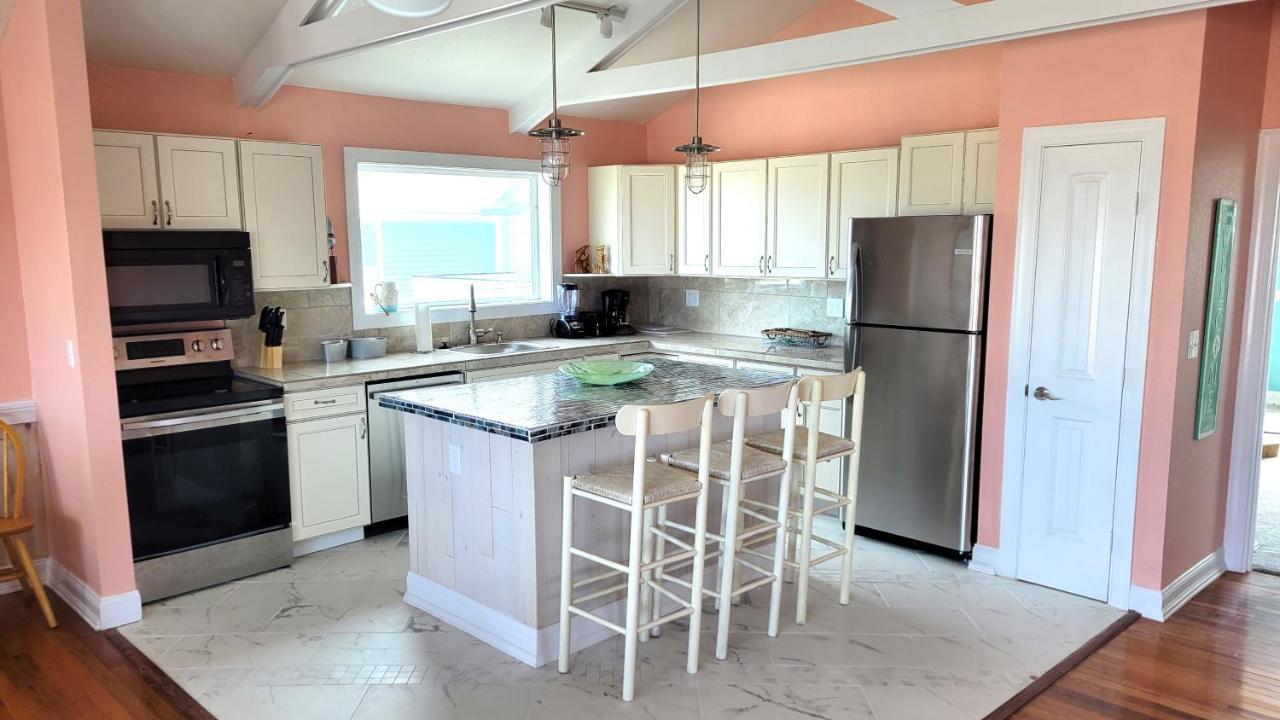 8018 Beach Rd, Semi-Oceanfront, Pool/Hot Tub ナグス・ヘッド エクステリア 写真