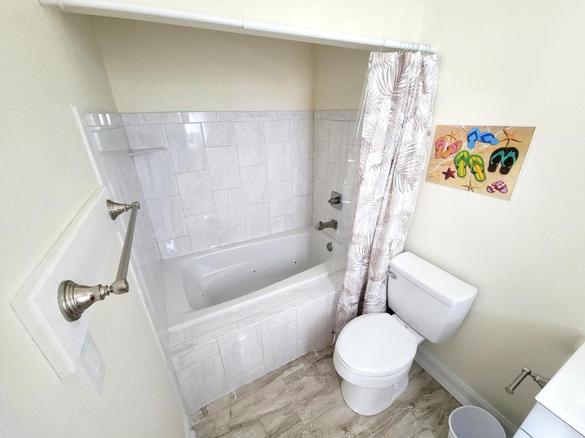 8018 Beach Rd, Semi-Oceanfront, Pool/Hot Tub ナグス・ヘッド エクステリア 写真