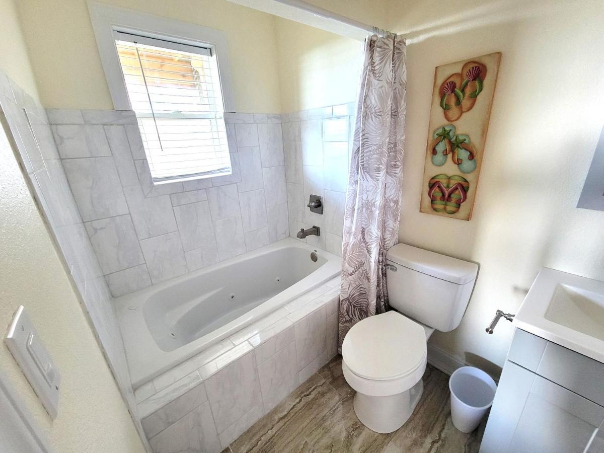 8018 Beach Rd, Semi-Oceanfront, Pool/Hot Tub ナグス・ヘッド エクステリア 写真