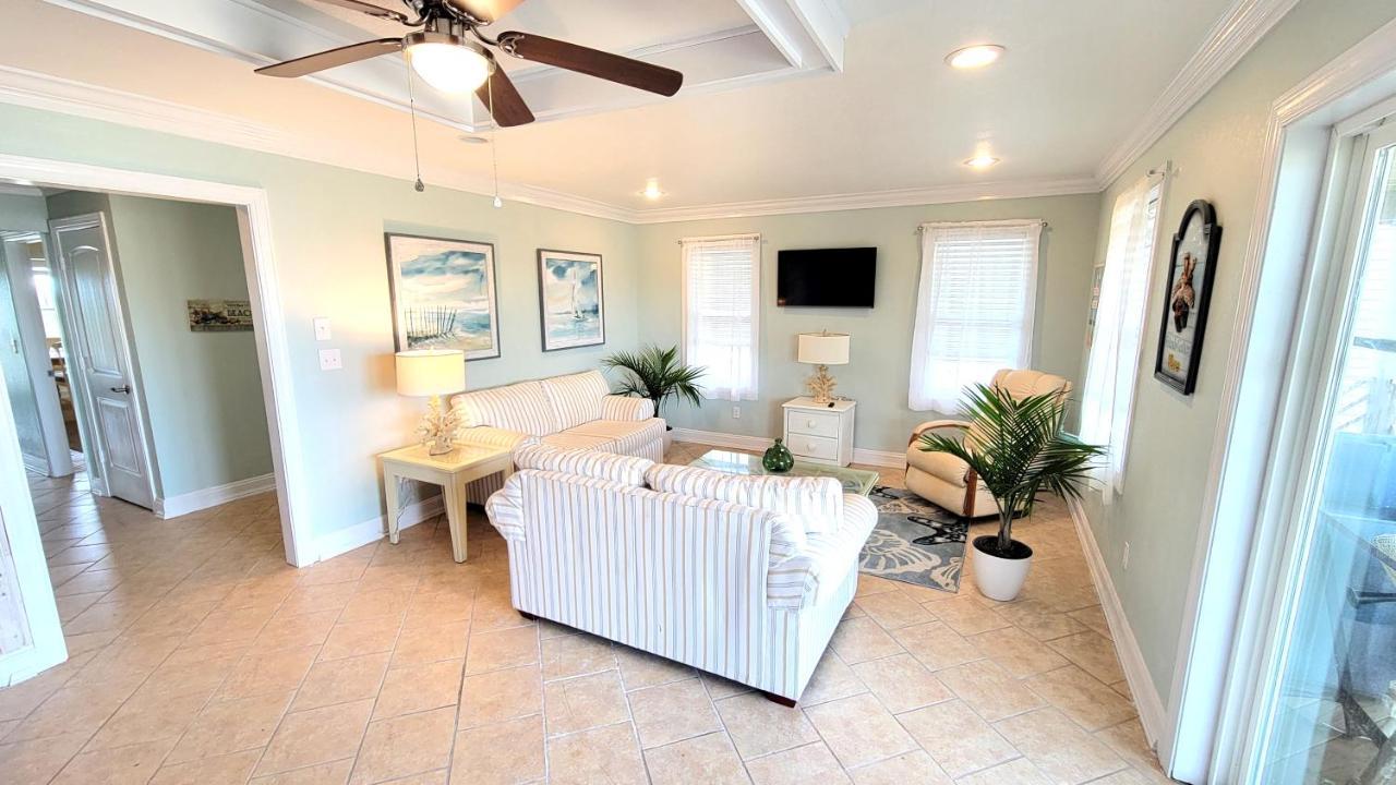 8018 Beach Rd, Semi-Oceanfront, Pool/Hot Tub ナグス・ヘッド エクステリア 写真